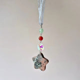 Willekeurige Edelsteen Kerst Ster Hangers / Suncatchers; mintgroene en rode kralen met iriserend kristal en stervormige hanger