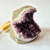 Natuurlijke amethist geode, 1036 g, diepe paarse kristallen uit Uruguay
