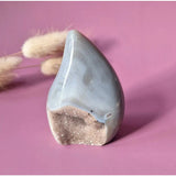 Druzy Grijze Agaat Druppelvormige Drop / Flame Staande Edelsteen Kristal - #39 163g.