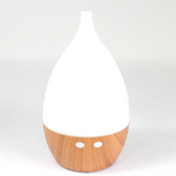 Luxe Aroma Verstuiver Milan USB met kleurverandering; houten basis en witte top, AW Gifts ultrasonische verstuiver.