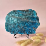 XXL blauwe apatiet schijf op standaard, Moonlight Gemstones