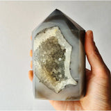 Druzy Agaat Toren uit Uruguay door Moonlight Gemstones, 557 g met geodekristallen