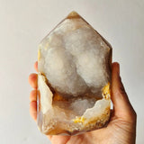 Druzy agaat toren uit Uruguay door Moonlight Gemstones, bruine buitenkant met witte kristallen, 544 g
