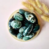 Mosagaat druzy handstenen (5–7 cm), groene palmstenen, set van 12