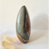 Edelsteen Spiritueel polychrome Ocean Jasper freeform gemstone display, 673 g by Moonlight Gemstones