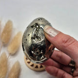 Pyriet edelsteen bol 40–50 mm met druzy kristallen, zilveren afwerking, Moonlight Gemstones