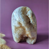XL edelsteen druzy roze amethist geode freeform met sprankelende kristallen binnenkant.