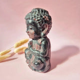Granaat Buddha beeld, 15 cm, Moonlight Gemstones, aardend en krachtig edelsteen.