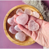 Rozenkwarts harten, gepolijste roze kristallen; Moonlight Gemstones