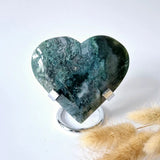 Moonlight Gemstones edelsteen: grote druzy mosagaat hart op metalen standaard, #58, 188 g