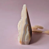 Druzy gray agate standing crystal with crystal edge, Moonlight Gemstones, 815g