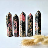 Edelsteen Rhodoniet Obelisk Toren, 5 stuks, roze/zwart met beige patroon, 8–10 cm hoog