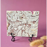 Crazy Lace Agate Slab 265g drusy edelsteen op standaard, Moonlight Gemstones, witte grijze banden met rode aders