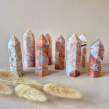 Edelsteen Druzy Petal Agate Toren, Moonlight Gemstones, set van 9 pastel marmerachtige torens, 7–9 cm