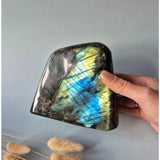 Moonlight Gemstones XXL Labradorite freeform with iridescent blue-green flash