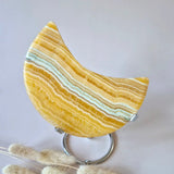 XL gele calciet maan op metalen standaard met opvallende gele-witte banding en glanzend oppervlak, Moonlight Gemstones