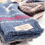 green-goose Alpaca Wool Herensokken, 2 Paar; blue patterned and brown pair with Alpaka Wolle tag
