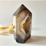 Druzy Agaat Toren uit Uruguay, Moonlight Gemstones, 557 g natuurlijke geode edelsteen met bruine en grijze druse