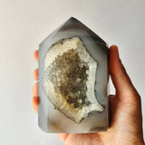 Druzy agaat toren uit Uruguay, 557 g, geode kristallen, Moonlight Gemstones
