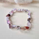 Moonlight Gemstones Edelsteen Armband Kwarts Mix met natuurlijke chips in roze en heldere tinten