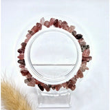 Kristallen aardbeienkwarts edelsteen chips armband met roze tinten