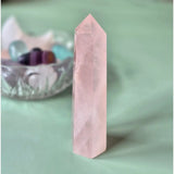 Edelsteen Rozenkwarts Toren Moonlight Gemstones, 7–9 cm, roze kristal