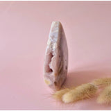 Moonlight Gemstones Druzy Roze Amethist freeform stone with pink crystals