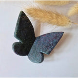 Edelsteen vlinder 6x5 cm van Moonlight Gemstones, ruby in fuchsite, UV-reactief