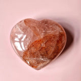 Moonlight Gemstones Fire Quartz hart edelsteen, grote gepolijste roze-bruin kwartshart met hematoïde insluitsels