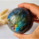 Moonlight Gemstones Regenboog Labradoriet bol – iriserende edelsteen sphere, 72mm diameter, 540g