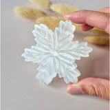Seleniet sneeuwvlok carving, 70 mm, white translucent snowflake by Moonlight Gemstones