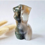 Mosagaat vrouwenbeeldje 8 cm, handgeslepen edelsteen carving, Moonlight Gemstones