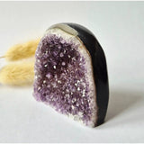 Druzy Agaat geode uit Uruguay, 164 g, paarse kristallen op rand met donker buitenvlak, Moonlight Gemstones