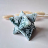 Moonlight Gemstones Kristallen Edelsteen XXL Mosagaat Merkabaster, 7,5 cm, blauwgroene mosagaat met donkere aderen