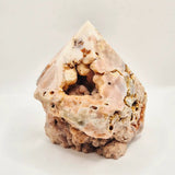 Roze Amethist Punt 867g by Moonlight Gemstones, half-rough with druzy pink amethyst.
