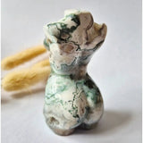 Moss agate female sculpture by Moonlight Gemstones, 8 cm hand-carved gemstone