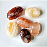 Kristal Vuurkwarts Palmsteen set of 6 palmstones, multicolor crystal quartz by Moonlight Gemstones