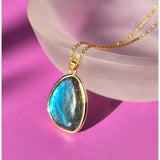 Goudkleurige Labradoriet ketting met 25 mm teardropvormige hanger