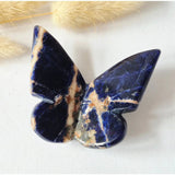 Edelsteen Vlinder butterfly pendant 6x5 cm, sodalite, by Moonlight Gemstones, deep blue with beige veining